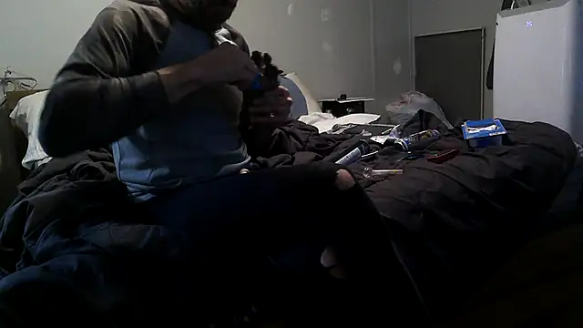 Snapshot of Bi_curious86 chatting on October 2025 05:41:02 PM Bi curious86 online show from October 2025 05:41:02 PM