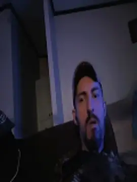 Snapshot of Bi_curious86 chatting on December 2025 05:28:01 AM Bi curious86 online show from December 2025 05:28:01 AM