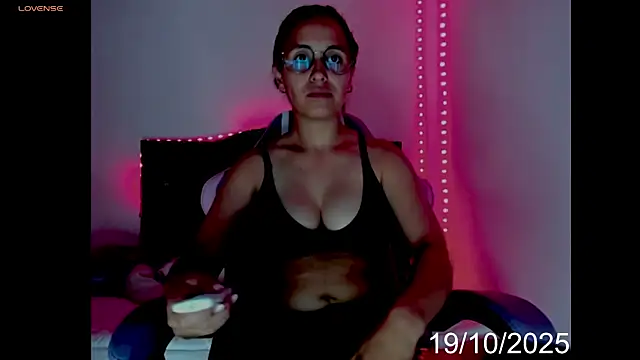 lady hana28 online show from November 2025 12:16:01 PM