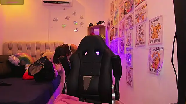 Snapshot of Gorgeous_Team chatting on February 2025 11:04:02 PM Gorgeous Team online show from February 2025 11:04:02 PM