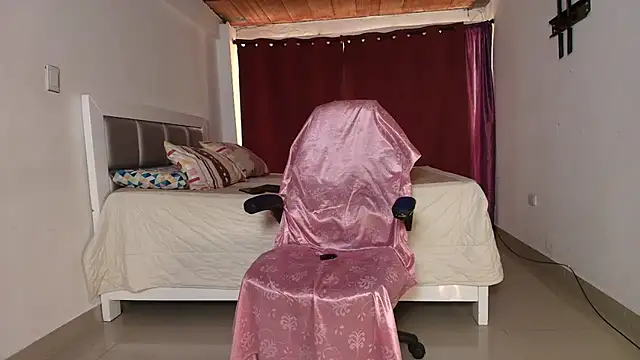 Danna 777 online show from September 2025 09:04:01 PM