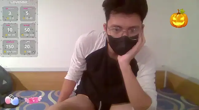 Snapshot of Gwencloudy chatting on December 2024 08:21:01 AM Gwencloudy online show from December 2024 08:21:01 AM