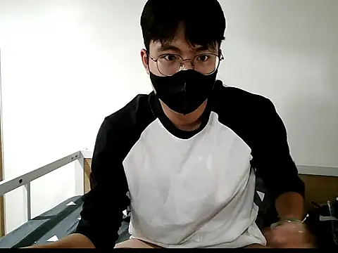 Snapshot of Gwencloudy chatting on October 2025 03:41:01 PM Gwencloudy online show from October 2025 03:41:01 PM