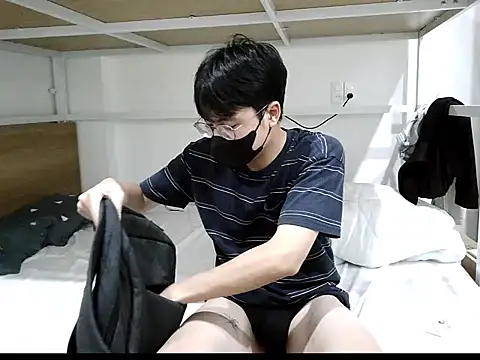 Snapshot of Gwencloudy chatting on October 2025 03:13:02 PM Gwencloudy online show from October 2025 03:13:02 PM