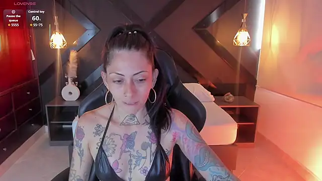 dark gotica online show from December 2025 07:32:01 PM