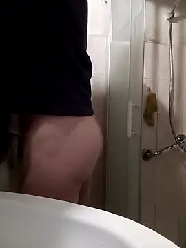 Snapshot of petitpeps84 chatting on December 2024 07:46:01 AM petitpeps84 online show from December 2024 07:46:01 AM