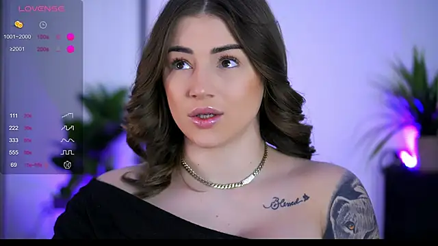 Snapshot of AishaCarter chatting on January 2026 05:40:01 PM AishaCarter online show from January 2026 05:40:01 PM