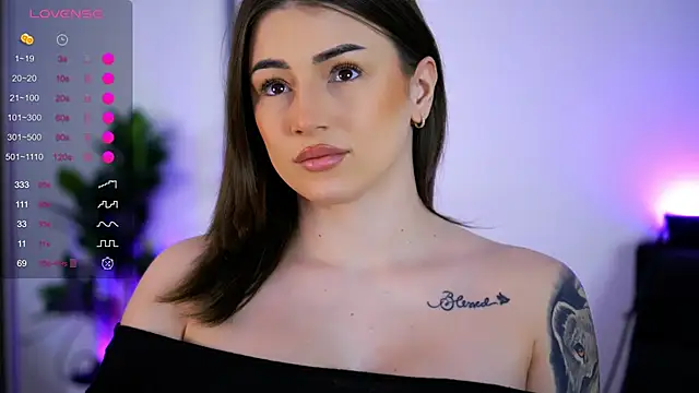 Snapshot of AishaCarter chatting on February 2026 06:45:01 PM AishaCarter online show from February 2026 06:45:01 PM