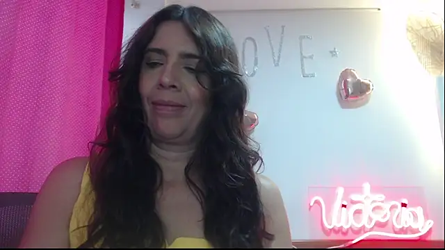 Victoria meester online show from March 2025 08:32:01 PM