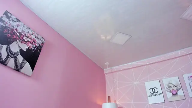 dolly zoe online show from November 2025 05:29:02 AM