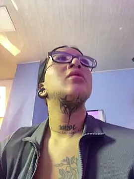 Snapshot of ayshel__ chatting on October 2025 03:40:01 AM ayshel online show from October 2025 03:40:01 AM