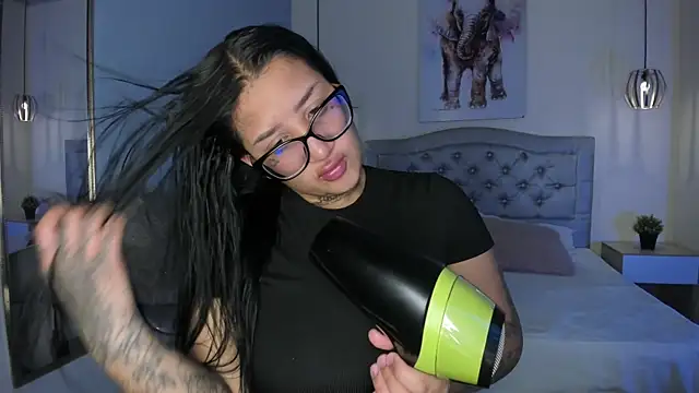 Snapshot of ayshel__ chatting on October 2025 09:11:01 PM ayshel online show from October 2025 09:11:01 PM