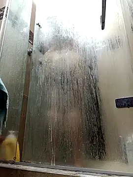 lucia vonne  online show from December 2025 11:26:02 AM