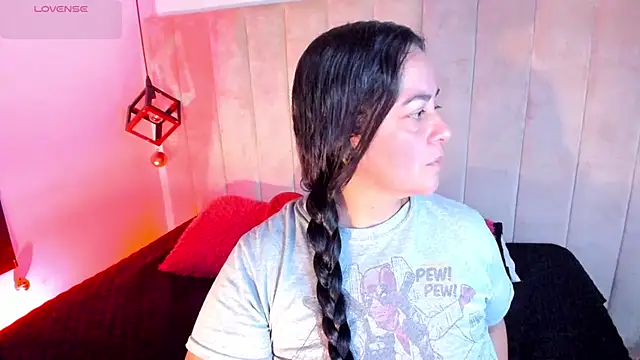 lucia vonne  online show from December 2025 08:15:02 PM