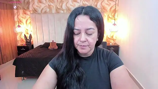 lucia vonne  online show from February 2026 06:45:01 PM