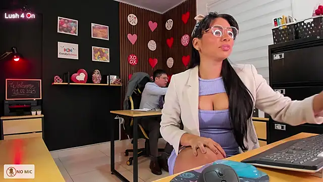 Office Naughty Girl online show from February 2025 10:15:02 PM