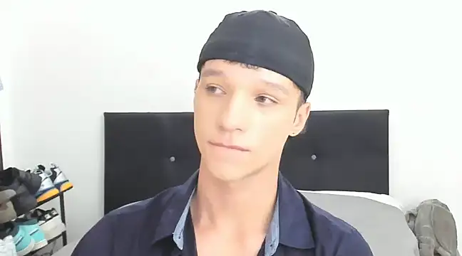 Snapshot of angelcortes chatting on January 2025 12:02:01 PM angelcortes online show from January 2025 12:02:01 PM