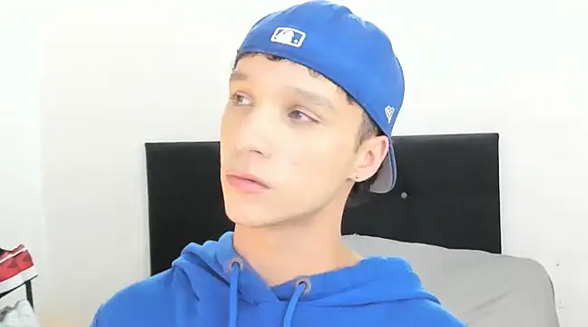 Snapshot of angelcortes chatting on January 2025 06:38:01 PM angelcortes online show from January 2025 06:38:01 PM