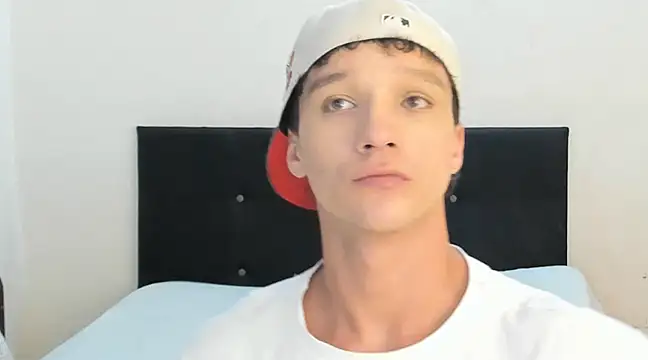 Snapshot of angelcortes chatting on January 2025 09:51:02 PM angelcortes online show from January 2025 09:51:02 PM