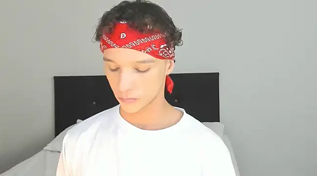 Snapshot of angelcortes chatting on March 2025 09:37:01 PM angelcortes online show from March 2025 09:37:01 PM