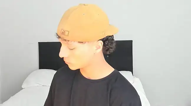 Snapshot of angelcortes chatting on March 2025 02:08:02 PM angelcortes online show from March 2025 02:08:02 PM