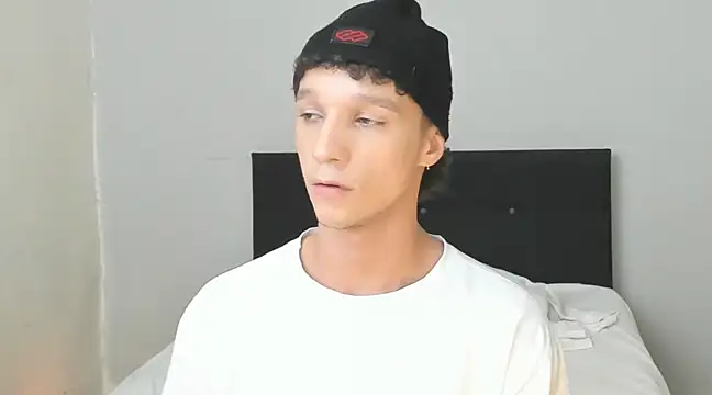 Snapshot of angelcortes chatting on March 2025 09:05:02 PM angelcortes online show from March 2025 09:05:02 PM