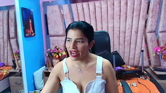 HornySkinny26 online show from November 2025 05:28:02 AM