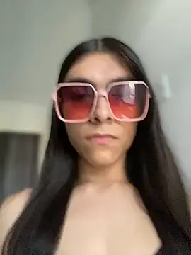 Snapshot of valendoll chatting on October 2025 09:48:02 PM valendoll online show from October 2025 09:48:02 PM