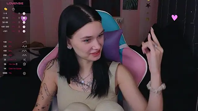 Snapshot of Amanda_Tender chatting on December 2024 08:47:02 PM Amanda Tender online show from December 2024 08:47:02 PM