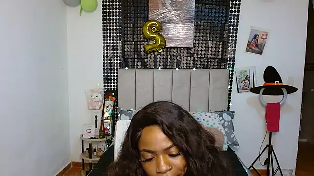 Snapshot of Wilson_Siara chatting on October 2025 04:33:01 AM Wilson Siara online show from October 2025 04:33:01 AM