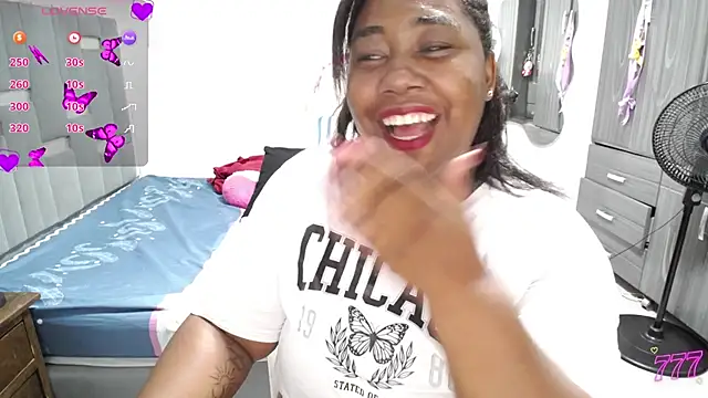 Snapshot of thickebonymilfF chatting on May 2026 05:35:01 AM thickebonymilfF online show from May 2026 05:35:01 AM