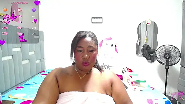 Snapshot of thickebonymilfF chatting on June 2026 03:59:02 AM thickebonymilfF online show from June 2026 03:59:02 AM