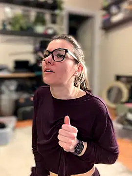 LadyLena1 online show from November 2025 04:28:01 PM