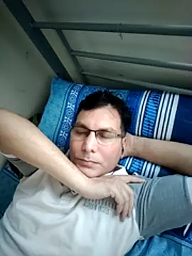 Snapshot of ZIMMY25 chatting on May 2026 02:33:02 PM ZIMMY25 online show from May 2026 02:33:02 PM