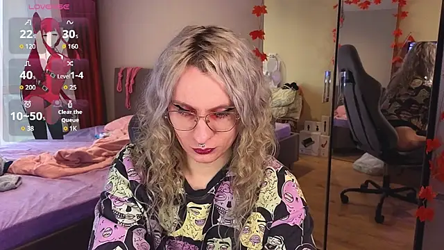 Lori Myaf online show from September 2025 03:25:01 PM