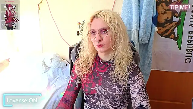 Snapshot of Lori_Myaf chatting on April 2026 02:40:01 PM Lori Myaf online show from April 2026 02:40:01 PM