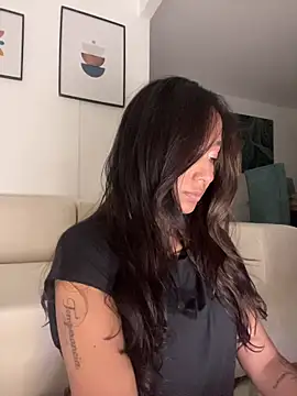 Snapshot of DianaHopson chatting on January 2026 07:56:02 PM DianaHopson online show from January 2026 07:56:02 PM