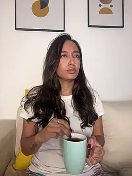 Snapshot of DianaHopson chatting on February 2026 11:40:01 AM DianaHopson online show from February 2026 11:40:01 AM