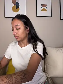 Snapshot of DianaHopson chatting on February 2026 12:26:01 PM DianaHopson online show from February 2026 12:26:01 PM