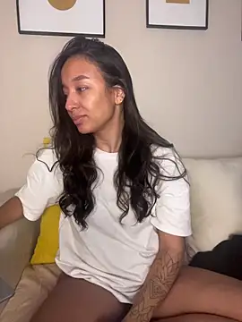 Snapshot of DianaHopson chatting on February 2026 12:53:02 AM DianaHopson online show from February 2026 12:53:02 AM