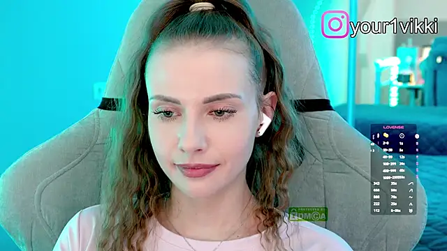 Vikki Cheese online show from November 2025 08:30:01 PM