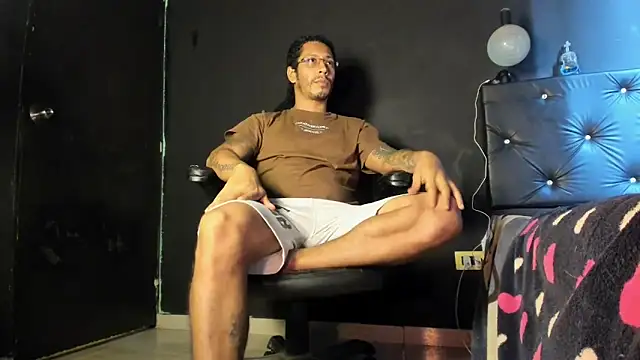 Snapshot of FuckHardlove chatting on June 2026 03:56:02 PM FuckHardlove online show from June 2026 03:56:02 PM