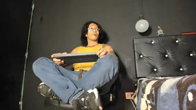 Snapshot of FuckHardlove chatting on June 2026 04:26:02 AM FuckHardlove online show from June 2026 04:26:02 AM