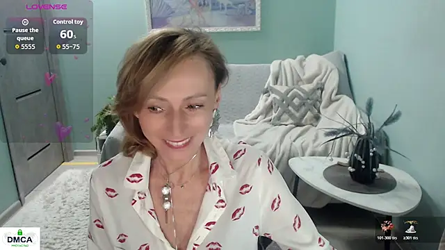 Snapshot of HornyMilf_777 chatting on May 2026 06:52:02 AM HornyMilf 777 online show from May 2026 06:52:02 AM