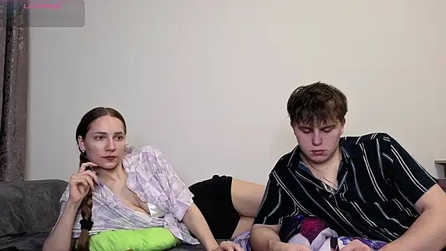 Emily and Ilumi online show from December 2025 05:43:02 PM