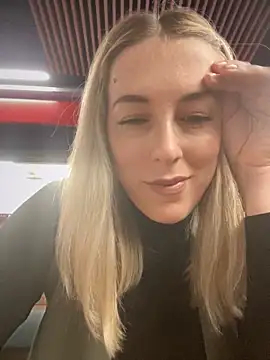 Snapshot of MommmyYummy chatting on December 2024 11:12:02 AM MommmyYummy online show from December 2024 11:12:02 AM