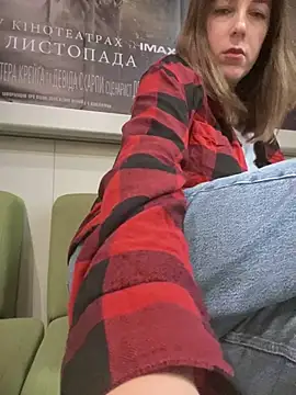 Snapshot of MommmyYummy chatting on December 2024 12:50:02 PM MommmyYummy online show from December 2024 12:50:02 PM