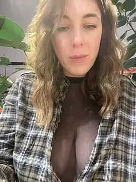 Snapshot of MommmyYummy chatting on February 2025 01:54:01 PM MommmyYummy online show from February 2025 01:54:01 PM