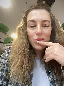 Snapshot of MommmyYummy chatting on February 2025 12:16:02 PM MommmyYummy online show from February 2025 12:16:02 PM