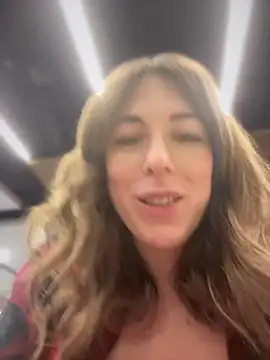 Snapshot of MommmyYummy chatting on February 2025 02:15:02 PM MommmyYummy online show from February 2025 02:15:02 PM